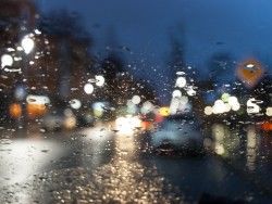 Download Wallpaper 1600×1200 Reflections, Drops, Glass, Blurring 1600×1200 HD Background